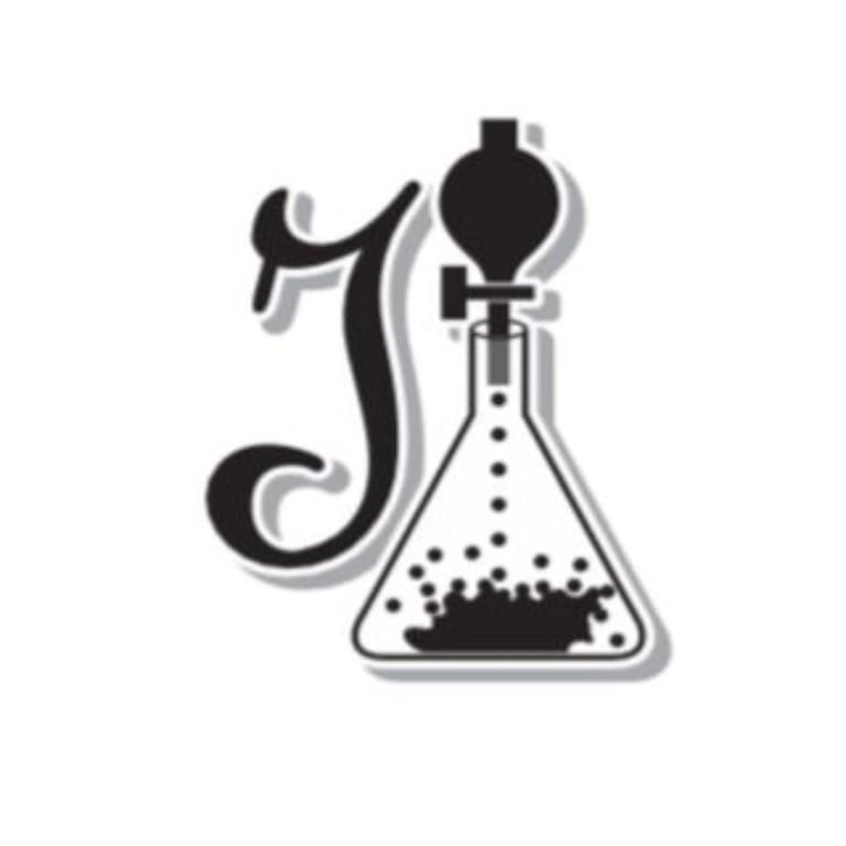 J Produtos de Limpeza logo