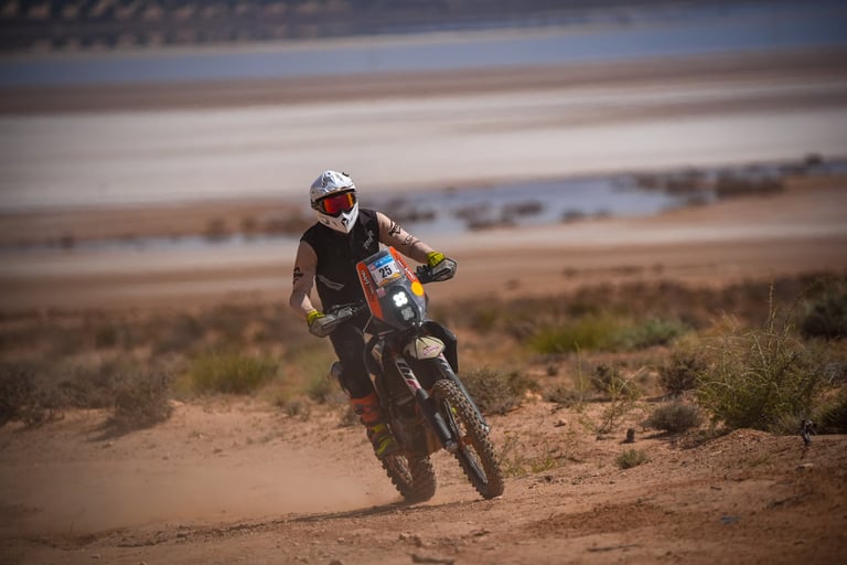 moto rally dans dunes