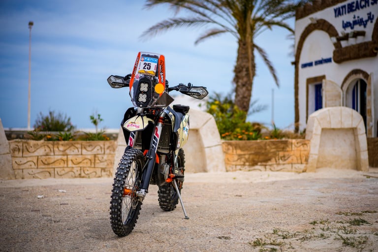 moto enduro transformée en moto rally