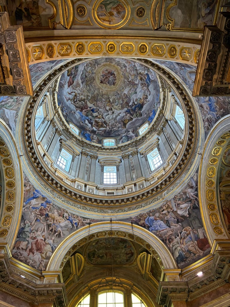 Interior de hermosa Iglesia de italia 