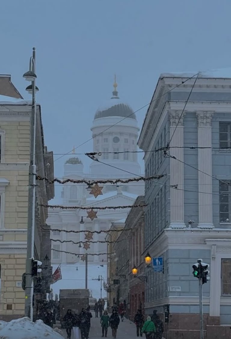 Ciudad de Finlandia nevada