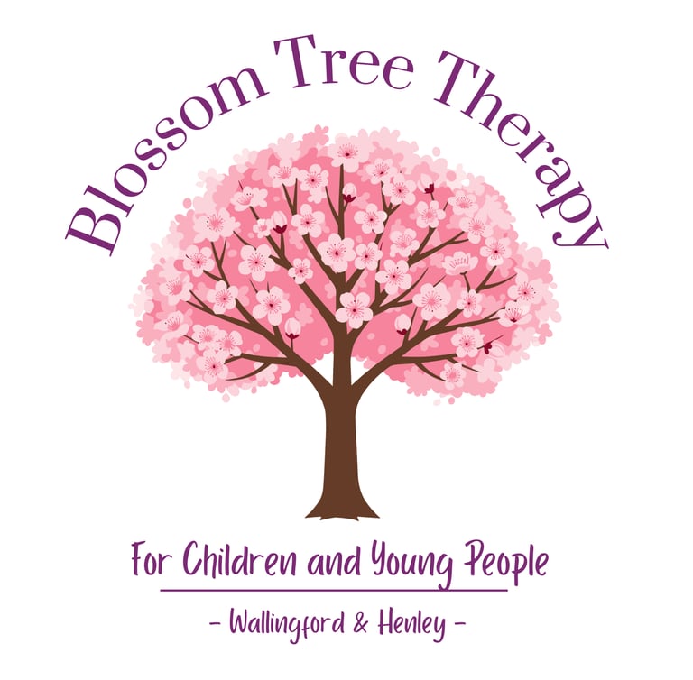 art and play therapy logo