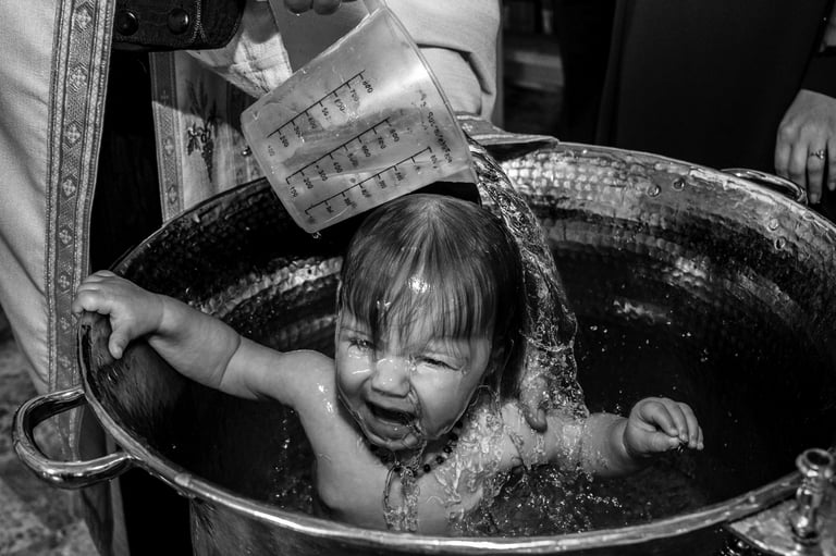 кръщене на дете заснето от Фотограф Светлана Велинова в град Перник