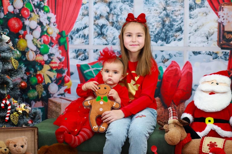 Коледна фотосесия на деца заснети от Фотограф Светлана Велинова в град Перник