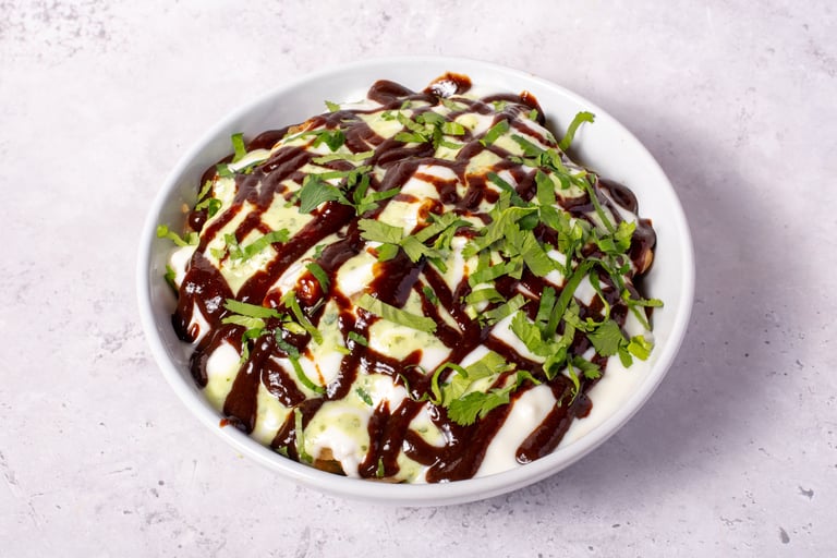 Chaat with coriander and yoghurt