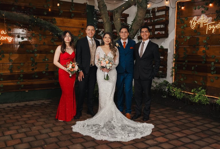Foto grupal de bodas en Quito Ecuador