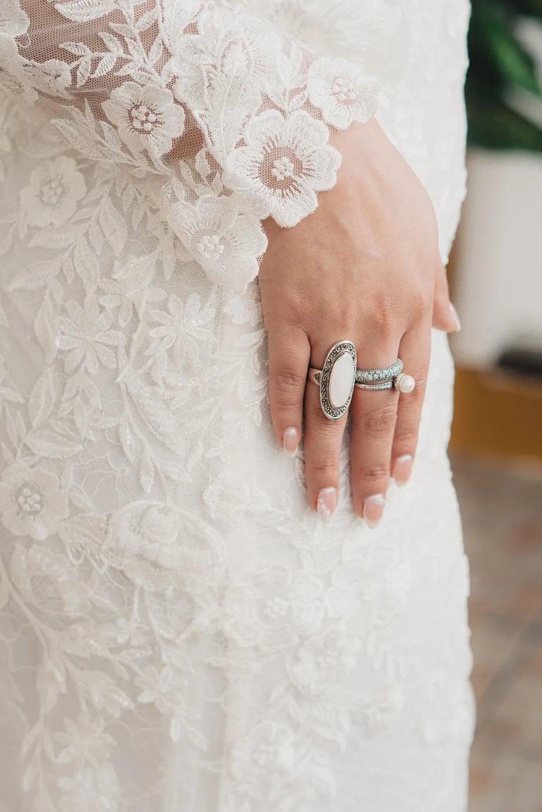 Foto de boda de detalle de los anillos en Quito, Ecuador