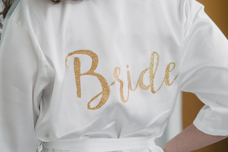 Bata de novia en los preparativos de su matrimonio en Quito