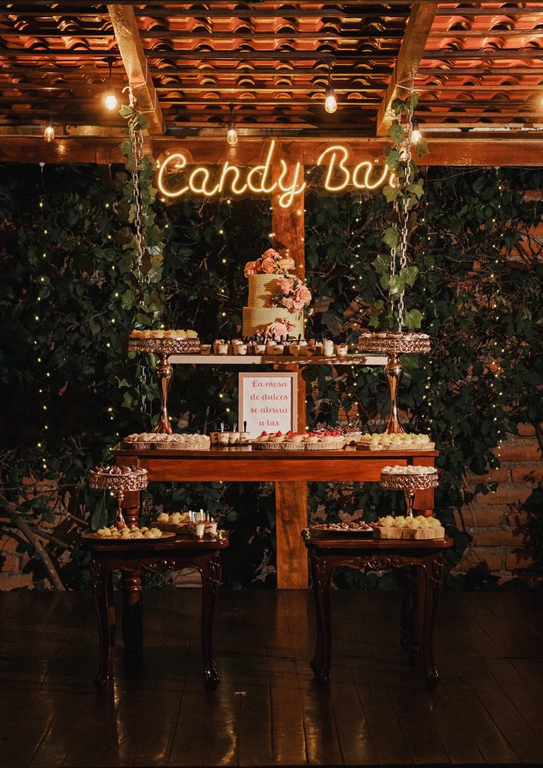 Fotografía de detalle de pastel de bodas en Quito Ecuador