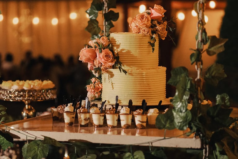 Fotografía de detalle de pastel de bodas en Quito Ecuador