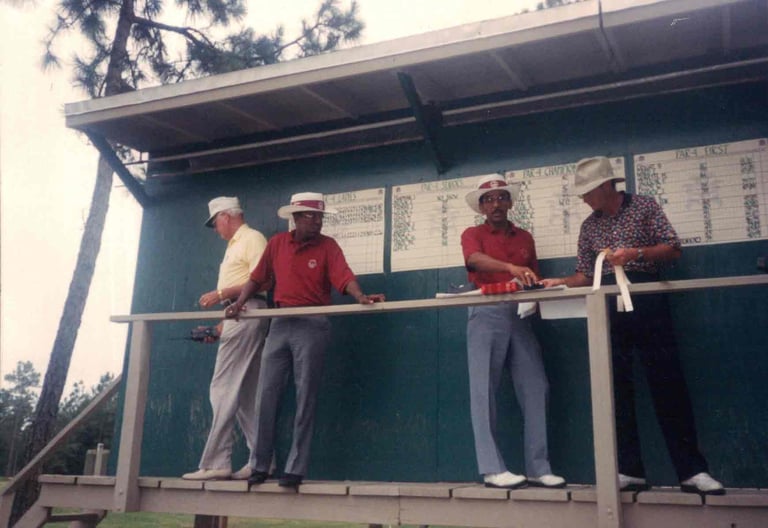 Par Four Golf Club image of golfers tallying the scores