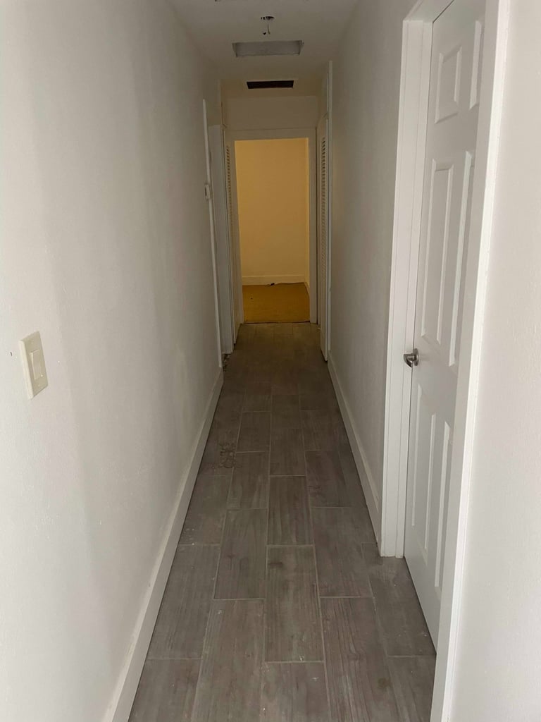 29 palms home hall way