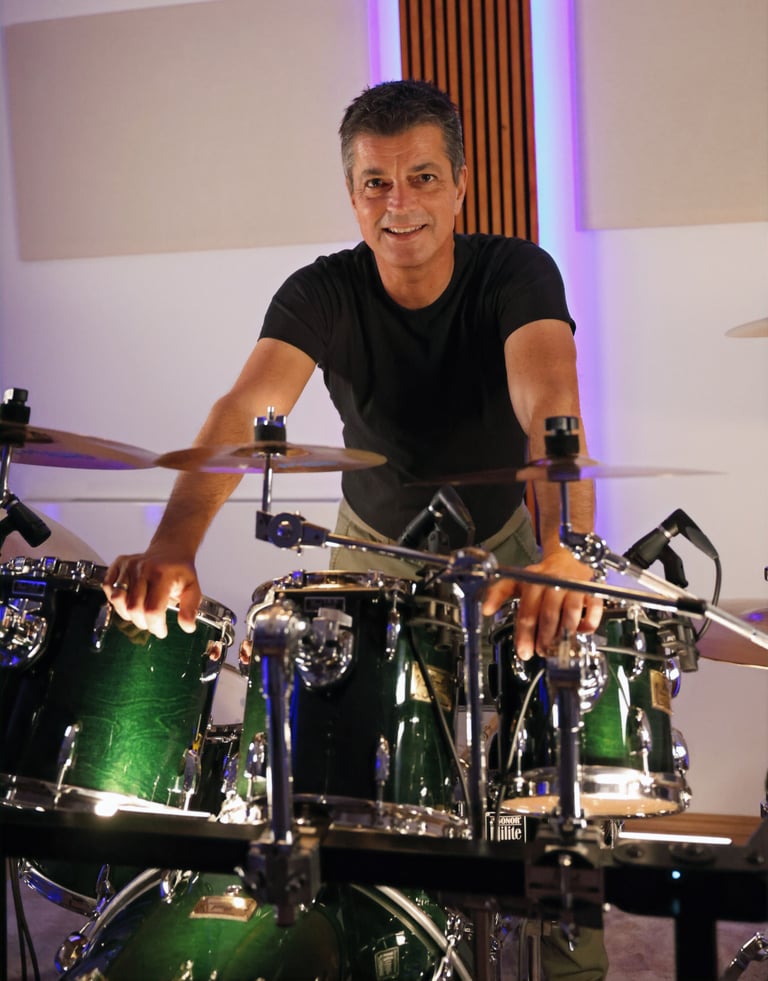 schlagzeuger-regensburg-noel-geide-portrait.jpg