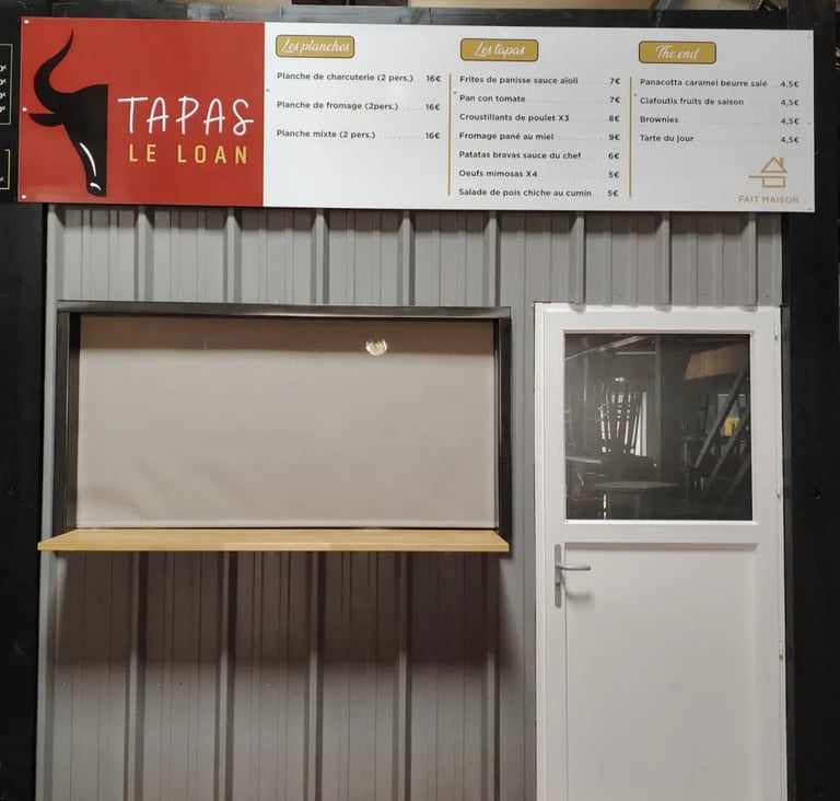 Bannière de l'espace tapas Le Loan : planches apéritives et convivialité au bar de L’Entrepotes.