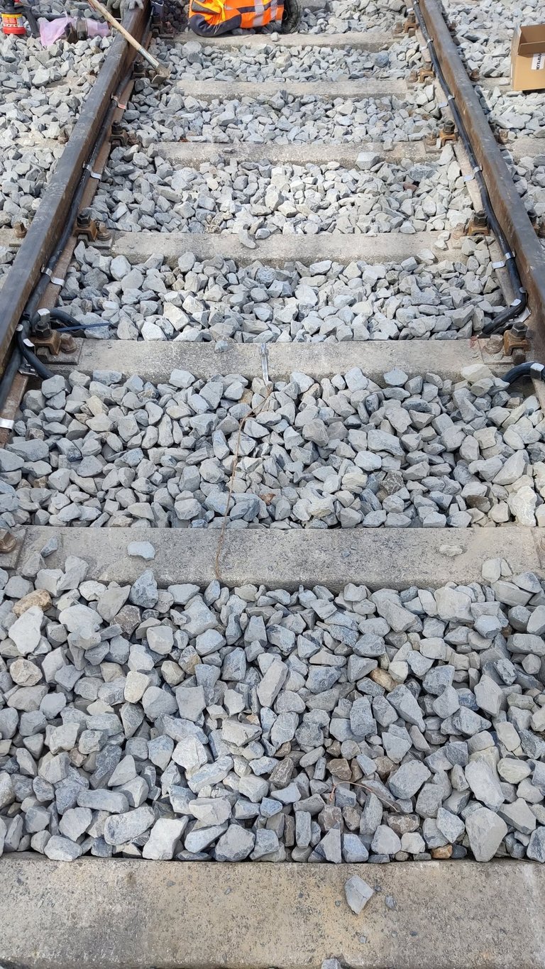 Installation neuer Fahrzeugsensoren für einen Anlagenneubau