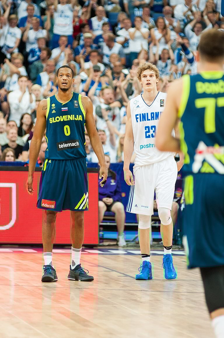 Anthony Randolph, Luka Doncic Eurobasket 2017 Slovenia vs Finland