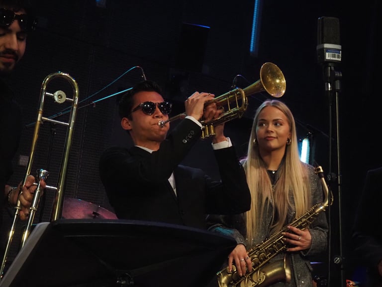 The Club Band — compact line-up