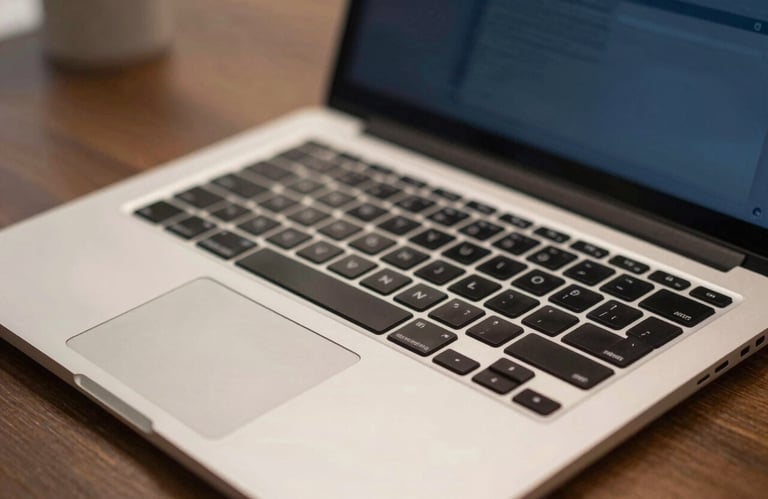 A close-up shot of a high-performance laptop showing clean data lines in a modern office in Brazil. The lighting is professional with off-white and dark blue tones.