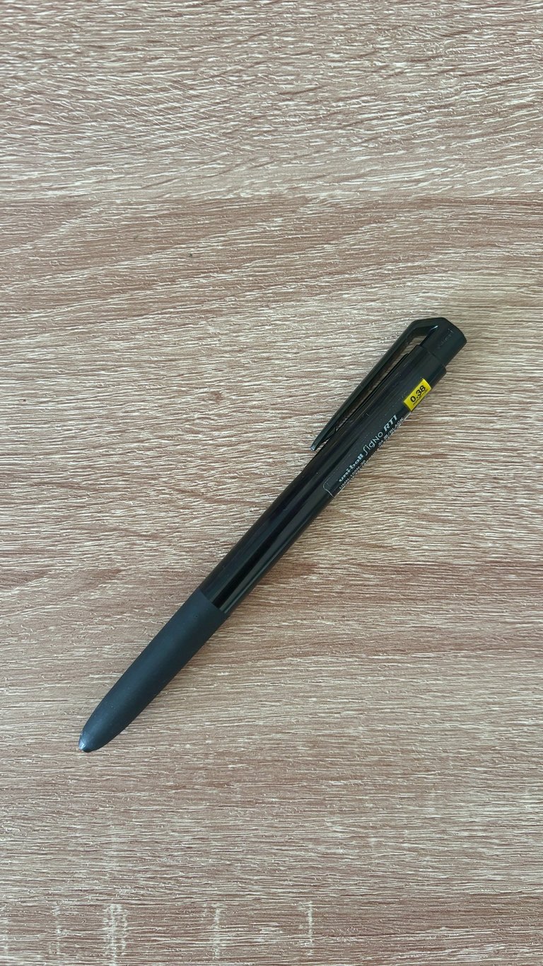 Uni-ball Signo RT1 gel pen on a Stalogy planner for smooth morning pages.