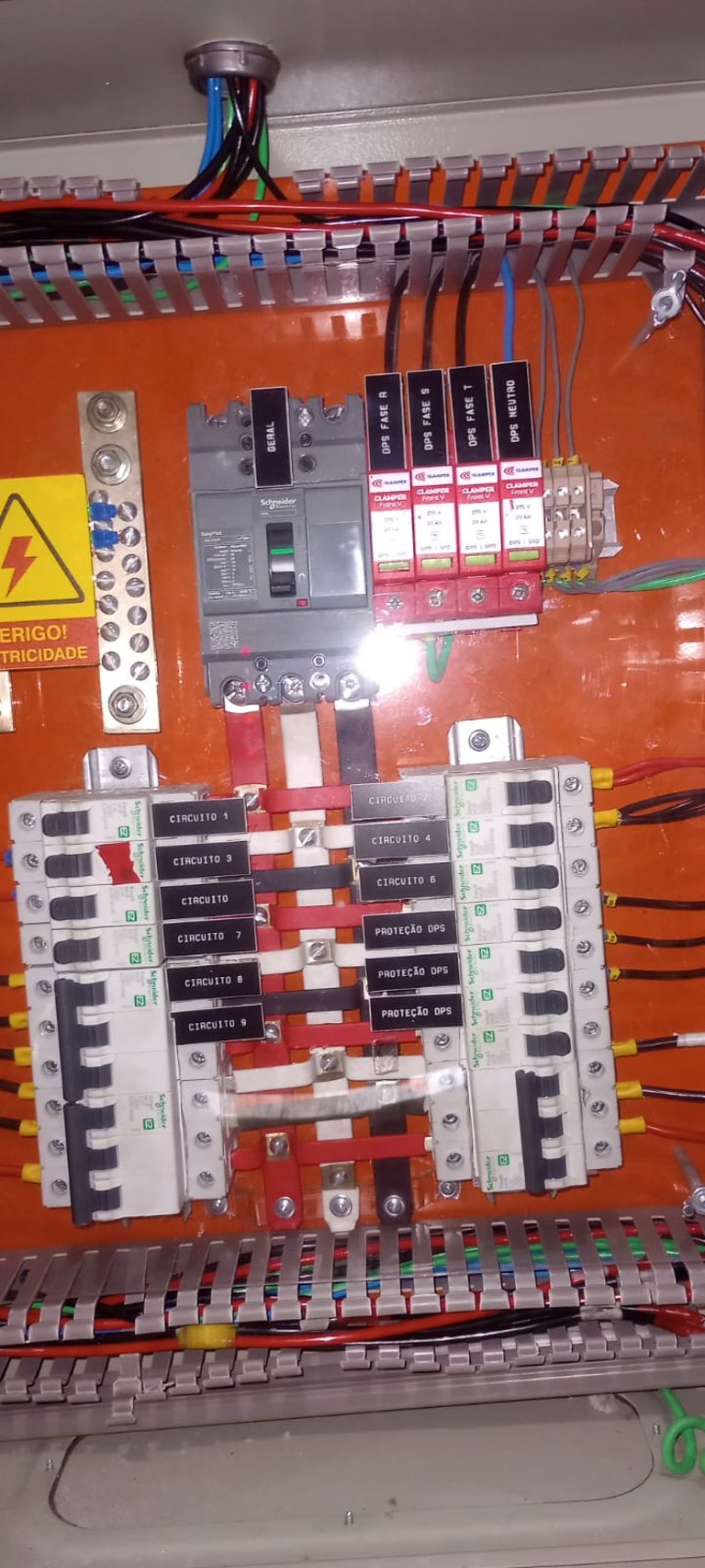 Adequação NBR 5410 e NR-10, inspeções técnicas