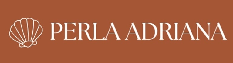 PERLA ADRIANA logo