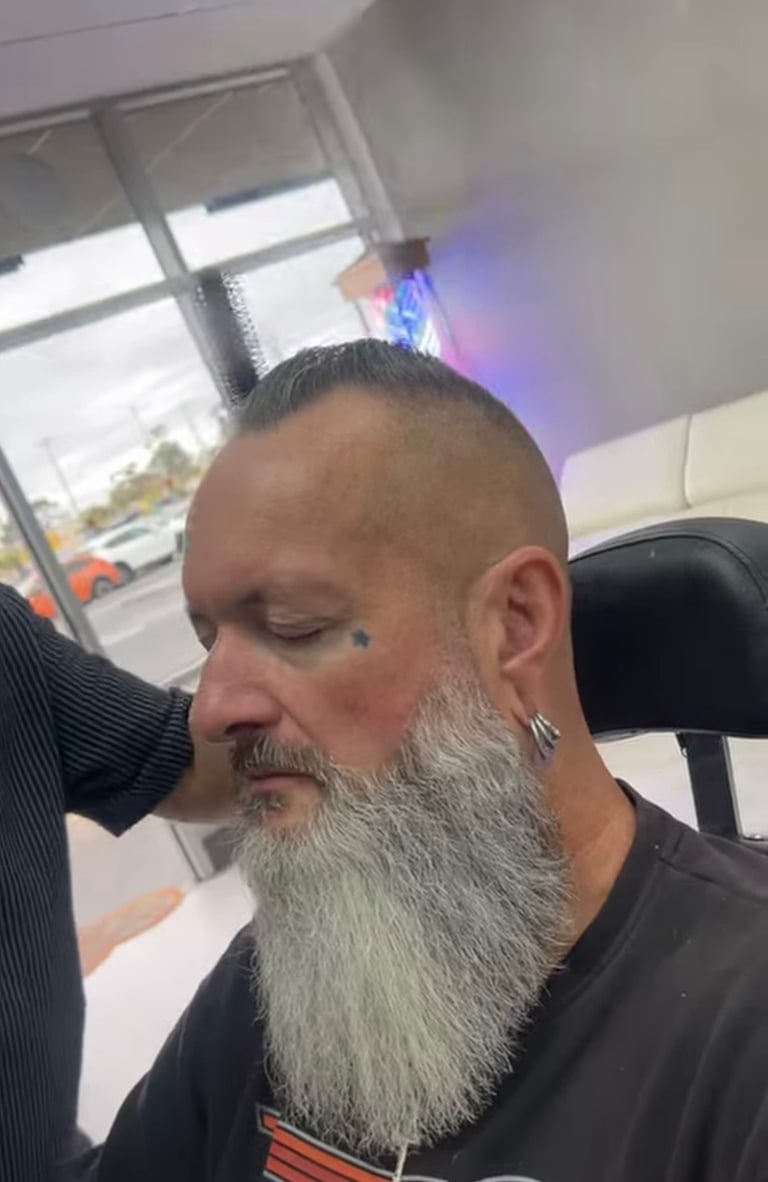 Men’s Beard - Silver Barbers Braybrook