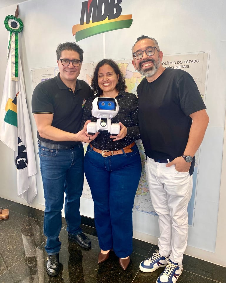 Apresentação de robô educacional ao Deputado Federal Newton Cardoso Jr