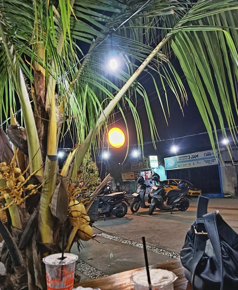Foto konsumen sin Coffeeshop Jalan raya Zebra Palu Selatan