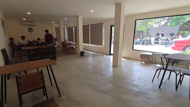 Ruang belajar bagi mahasiswa di Sin Coffeshop Palu Jelajah 3 jln Soekarno Hatta kota pPalu