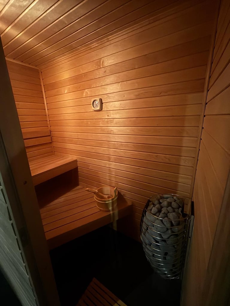traditional sauna Stroud cold plunge tub contrast therapy sauna and ice bath therapy Avening
