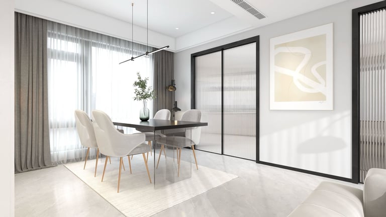 FayNza : Aménagement de salle à manger  moderne et très lumineux avec chaises blanches, portes table en verre