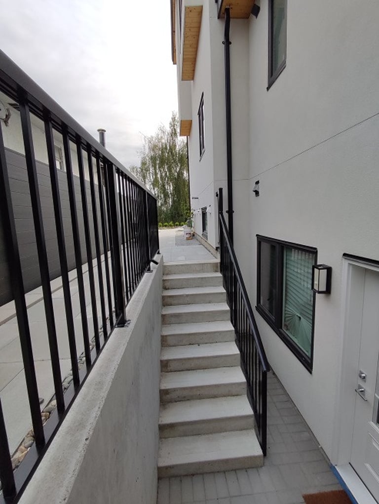 #APAMACONTRACTING #BURNABY #VANCOUVER #ALUMINUMRAILING