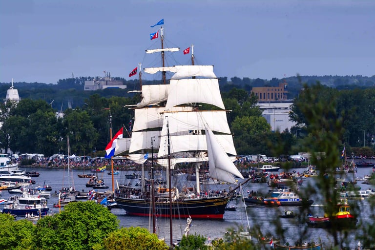 Sail-In, Stad Amsterdam, Nederland, 66m x 11m