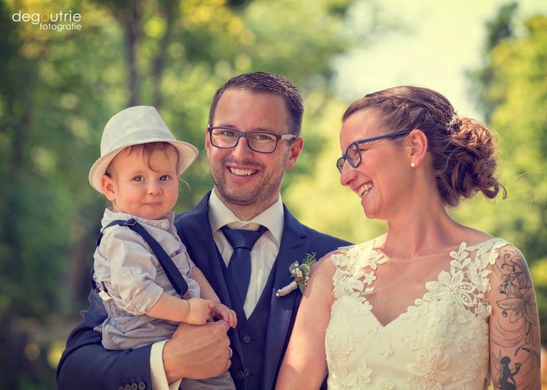 Hochzeitspaar Familienfotos Philippsruhe Park.