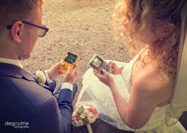Kreative Nerd Hochzeit Wilhelmsbad Game Boy. Fröhliches Lachen. Pokémon