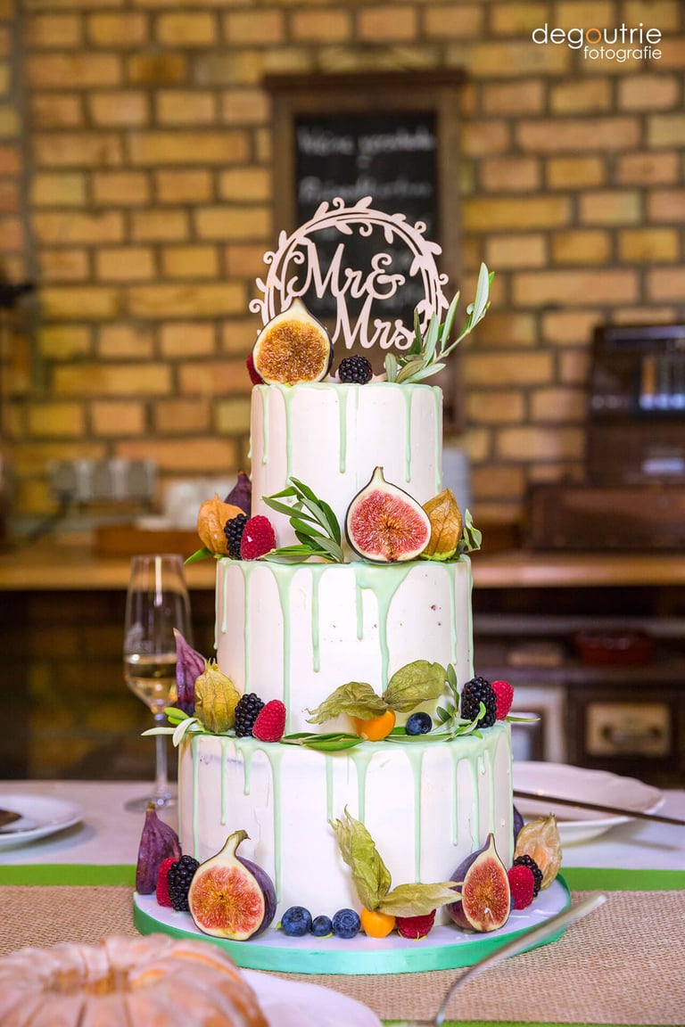 Hochzeitstorte mit Früchten