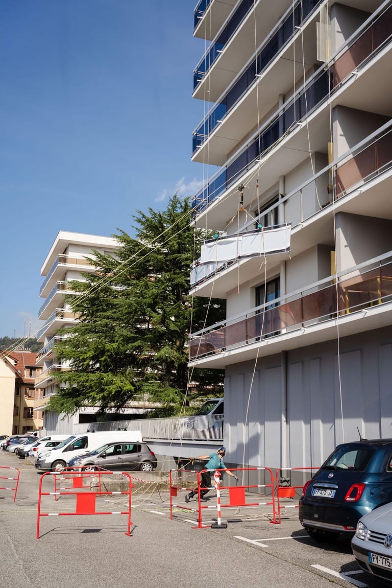 Remplacement d'un garde corps par cordistes à Montpellier