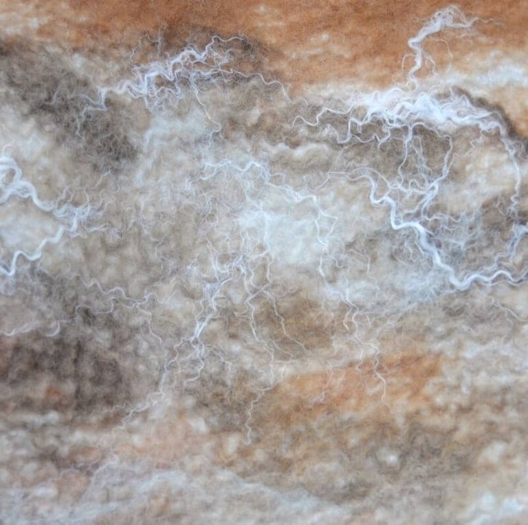 Gros plan feutrage marbré dans les tons beiges