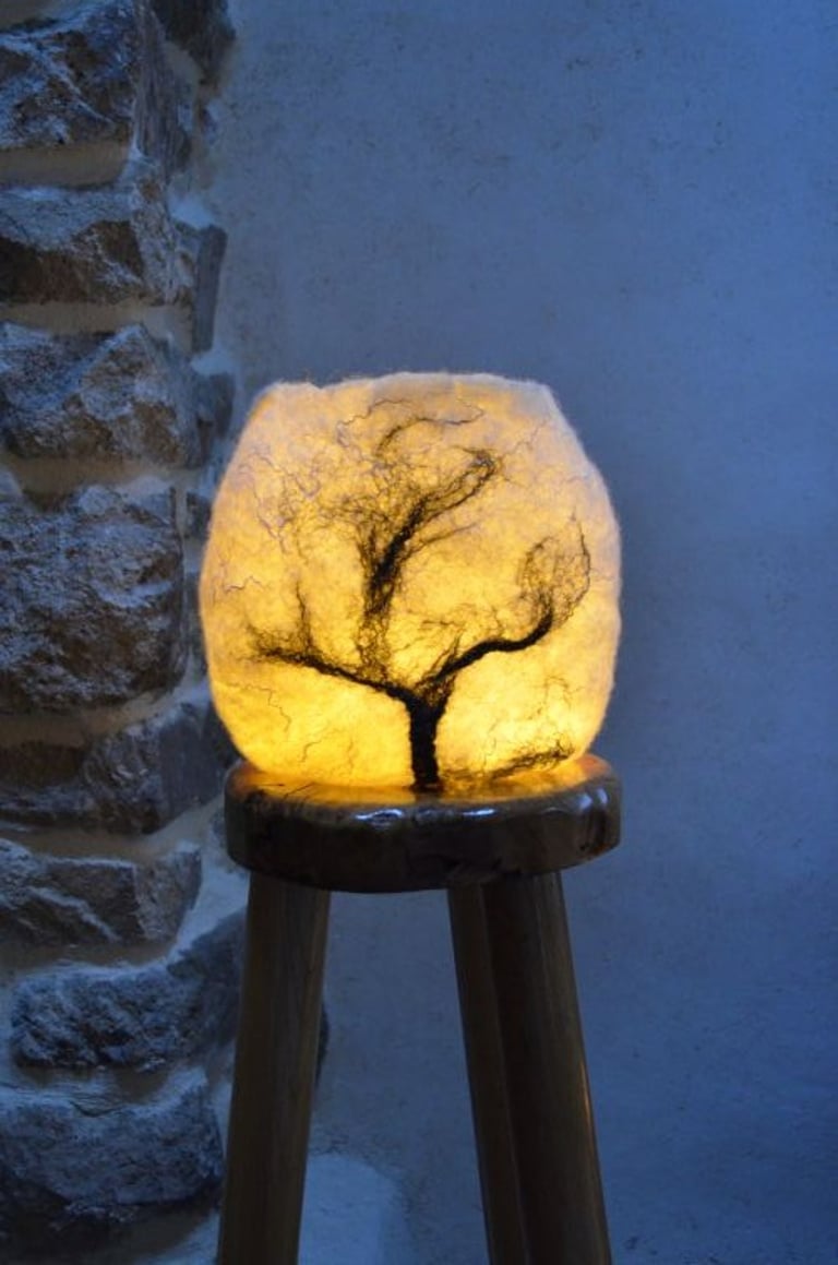 Photophore allumé avec Leds en laine feutré à la main 