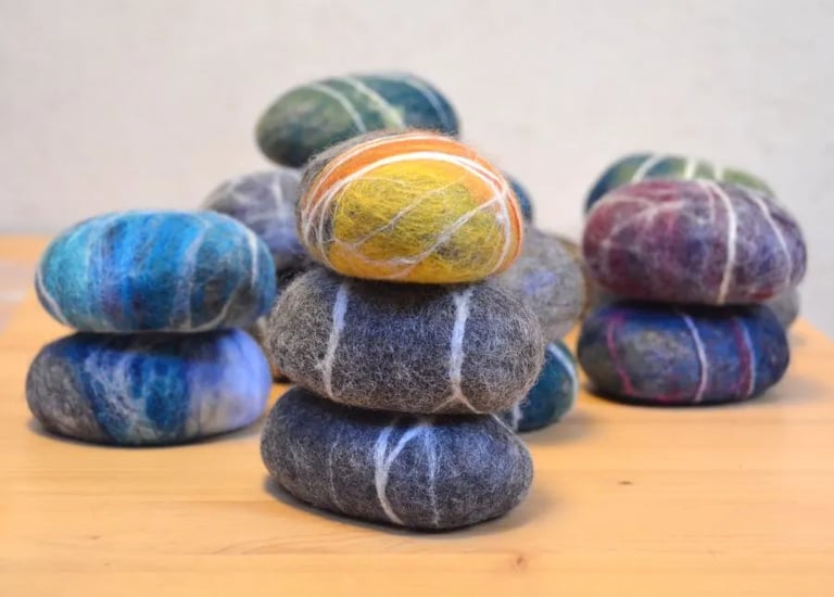 Savons Galet feutré à la main