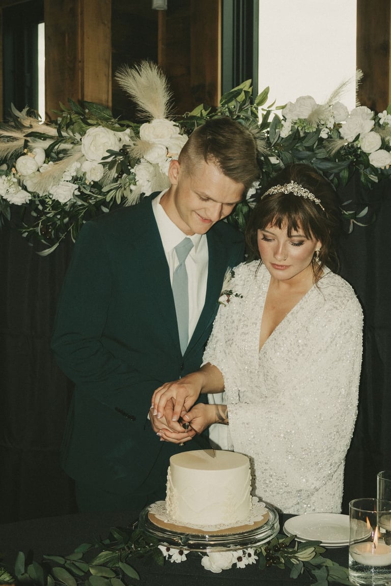 bride and groom, cake cutting