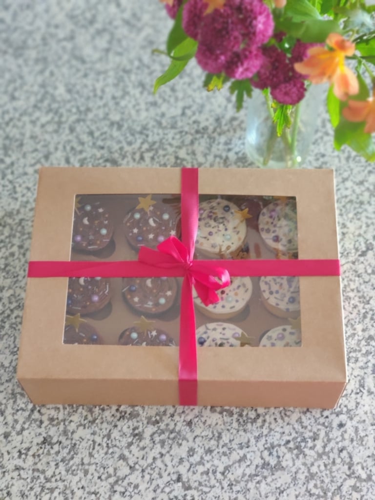 cardboard cupcake box carrier with ribbon review