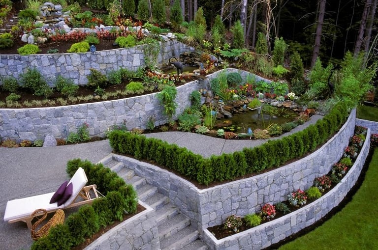 muri di contenimento con rocce per giardino