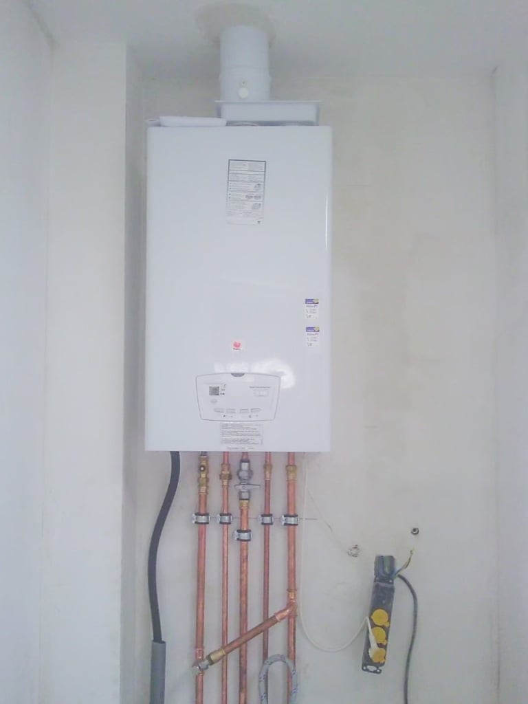 Travaux de rénovation énergétique à Toulon pour améliorer l'efficacité.