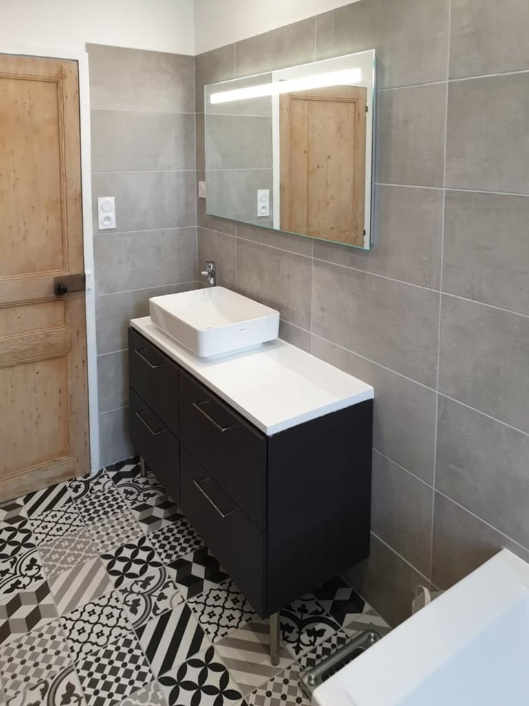 Rénovation complète de salle de bain à Toulon par professionnels du bâtiment
