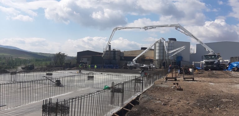 Kırşehir’de bulunan bir döküm fabrikasının ek binasının inşaat süreçleri.