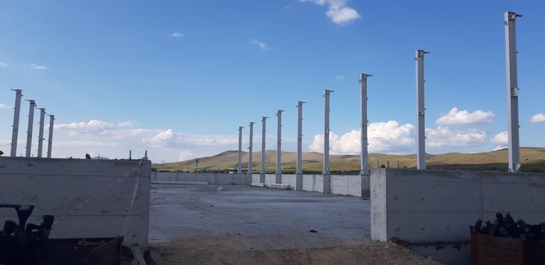 Kırşehir’de bulunan bir döküm fabrikasının ek binasının inşaat süreçleri.