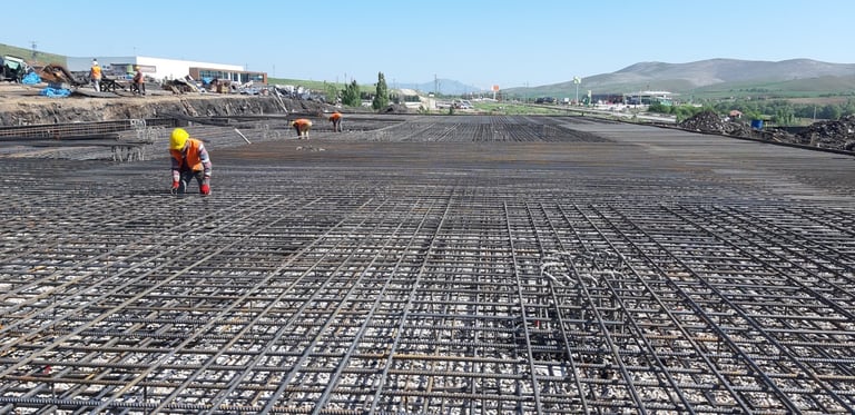Kırşehir’de bulunan bir döküm fabrikasının ek binasının inşaat süreçleri.