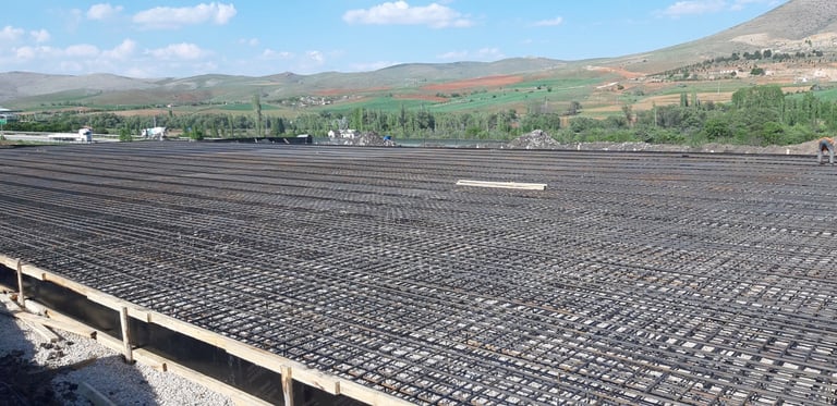 Kırşehir’de bulunan bir döküm fabrikasının ek binasının inşaat süreçleri.