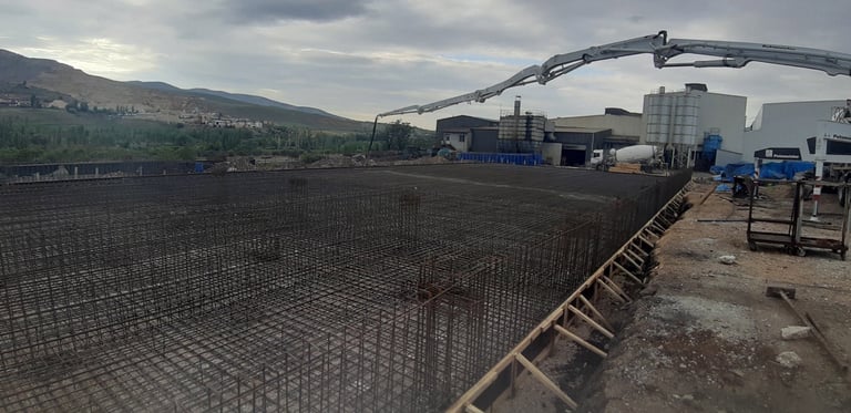 Kırşehir’de bulunan bir döküm fabrikasının ek binasının inşaat süreçleri.
